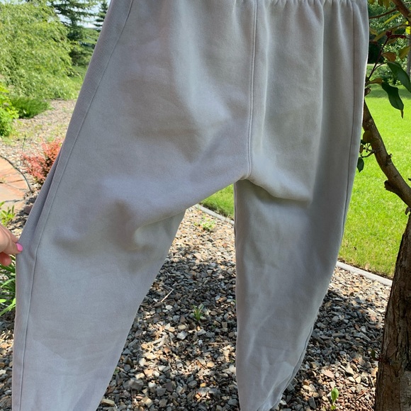 Aritzia sweatpants - Picture 2 of 3